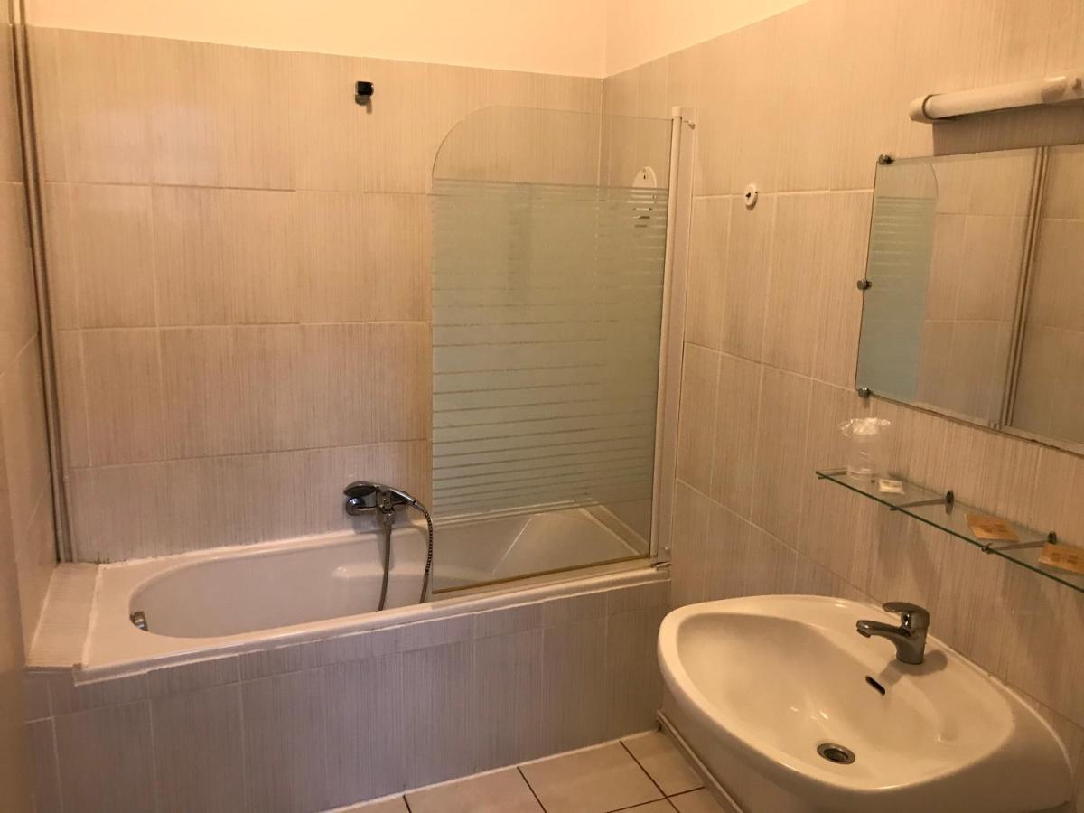 Hotel De La Gare Chateauroux Ngoại thất bức ảnh